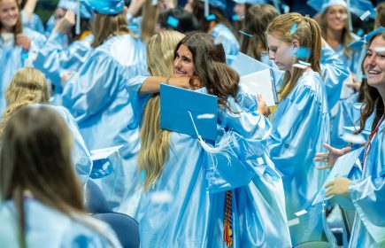 grad hug